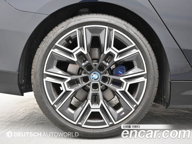 BMW 5-Series 2025 — photo 5