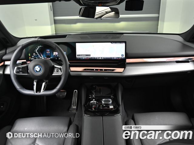 BMW 5-Series 2025 — photo 7