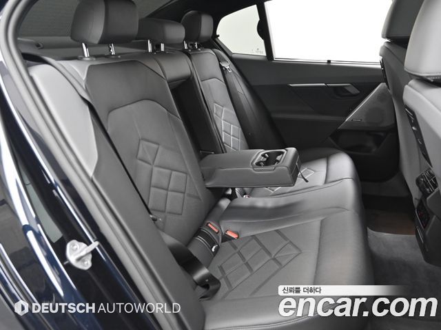 BMW 5-Series 2025 — photo 12
