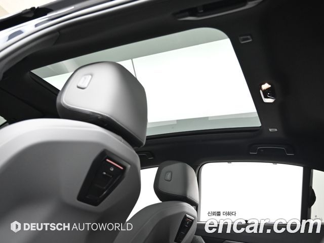 BMW 5-Series 2025 — photo 18