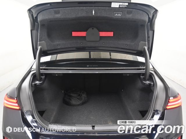 BMW 5-Series 2025 — photo 19