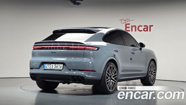 Porsche Cayenne 2025 — photo 2