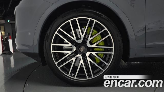 Porsche Cayenne 2025 — photo 5