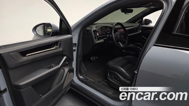 Porsche Cayenne 2025 — photo 13