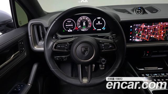 Porsche Cayenne 2025 — photo 19
