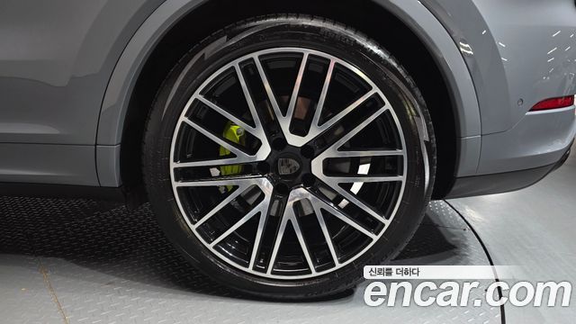 Porsche Cayenne 2025 — photo 7