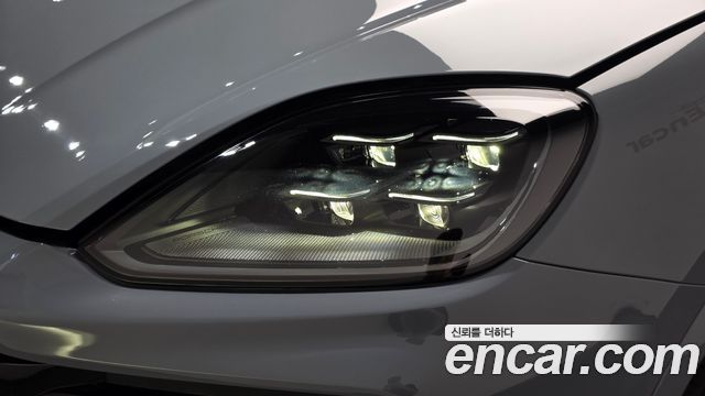 Porsche Cayenne 2025 — photo 8