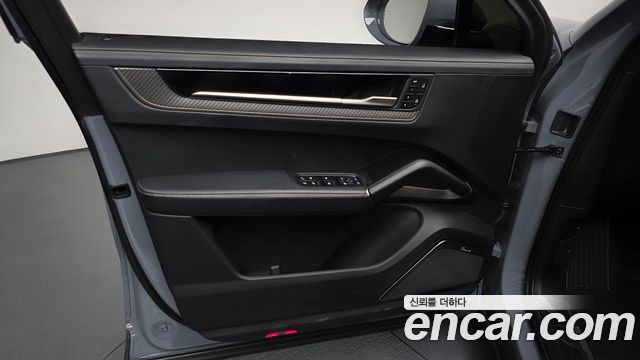 Porsche Cayenne 2025 — photo 14