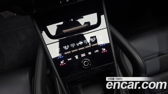 Porsche Cayenne 2025 — photo 29