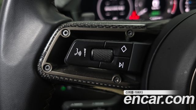 Porsche Cayenne 2025 — photo 32