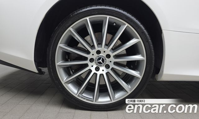 Mercedes-Benz E-Class 2023 — photo 5