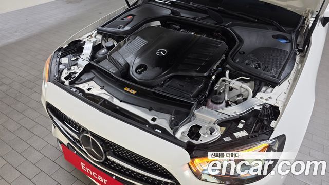 Mercedes-Benz E-Class 2023 — photo 6