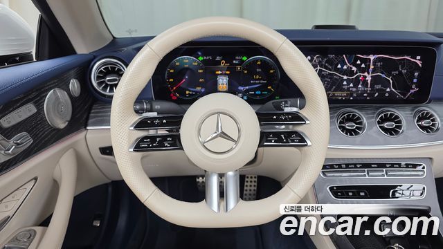 Mercedes-Benz E-Class 2023 — photo 20
