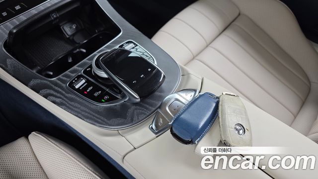 Mercedes-Benz E-Class 2023 — photo 24