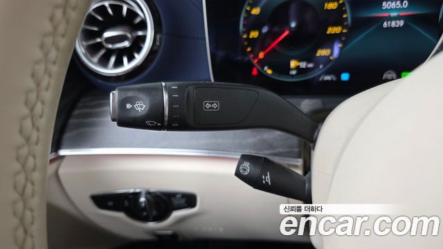 Mercedes-Benz E-Class 2023 — photo 27