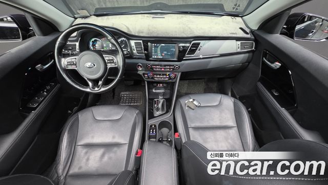 Kia Niro 2017 — photo 10