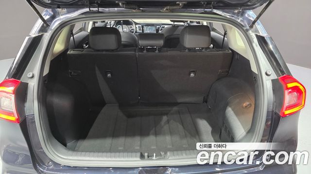 Kia Niro 2017 — photo 24