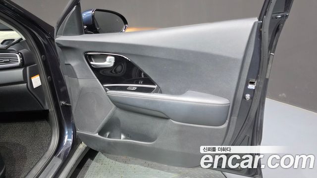 Kia Niro 2017 — photo 14