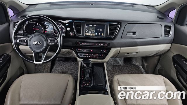 Kia Canival 2018 — photo 10