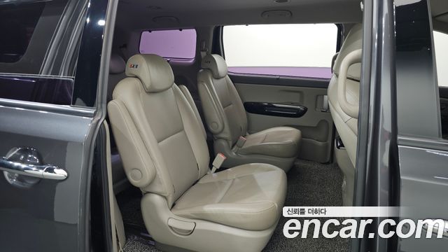 Kia Canival 2018 — photo 18