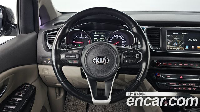 Kia Canival 2018 — photo 19