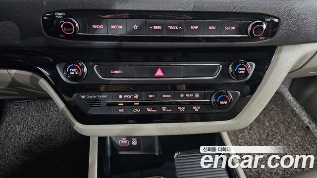 Kia Canival 2018 — photo 22