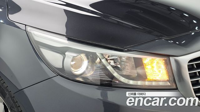 Kia Canival 2018 — photo 8