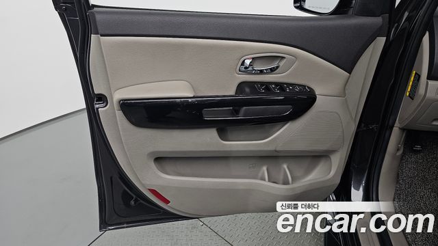 Kia Canival 2018 — photo 14