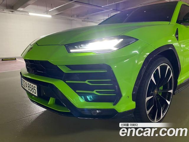 Lamborghini Urus 2021 — photo 3