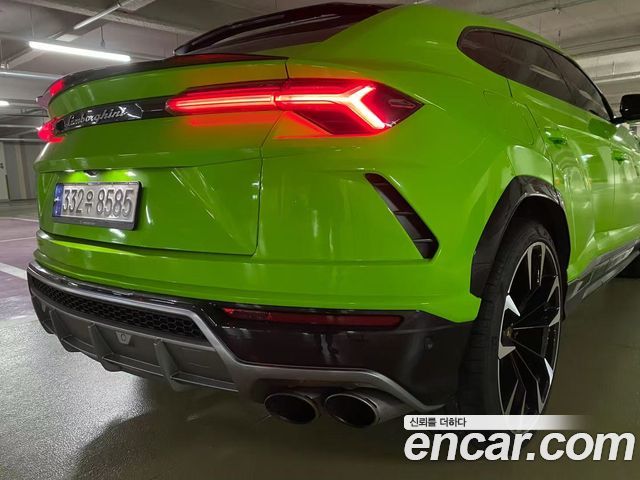 Lamborghini Urus 2021 — photo 10