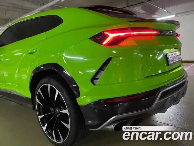 Lamborghini Urus 2021 — photo 11