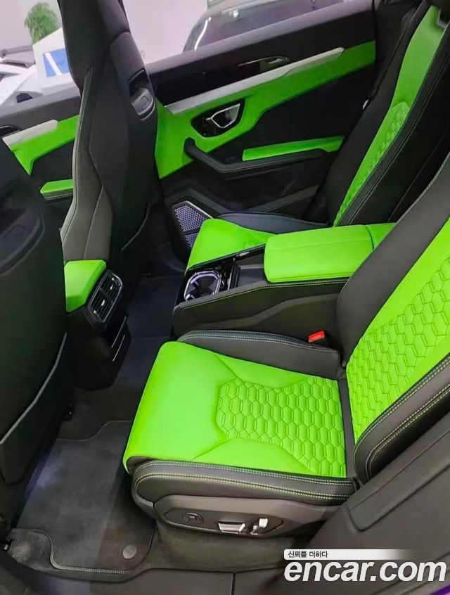 Lamborghini Urus 2021 — photo 13