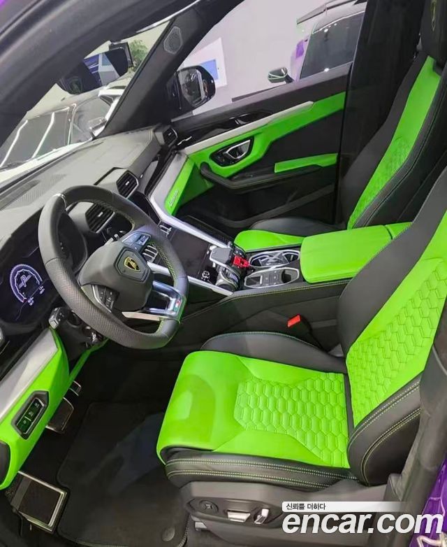 Lamborghini Urus 2021 — photo 17
