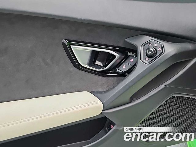 Lamborghini Huracan 2017 — photo 11
