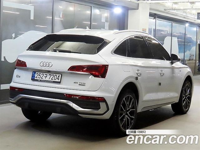 Audi Q5 2023 — photo 3