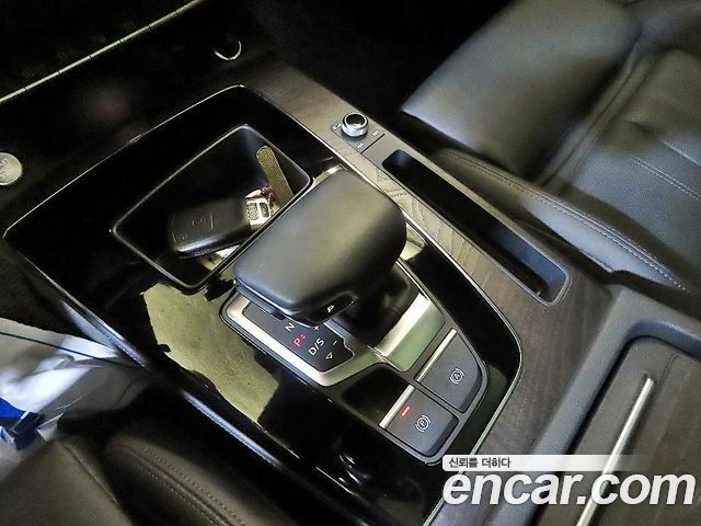 Audi Q5 2023 — photo 12
