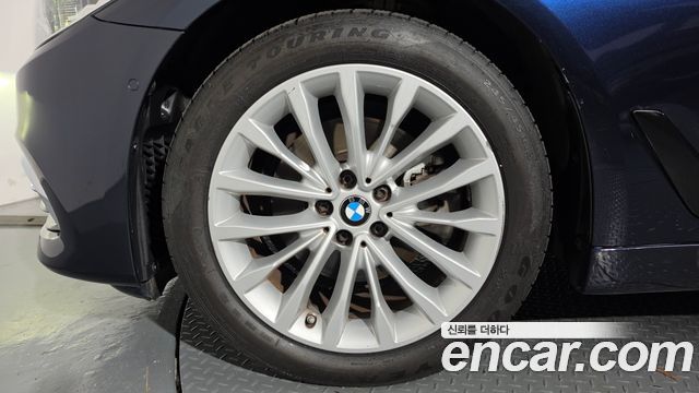 BMW 5-Series 2019 — photo 5