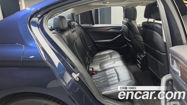 BMW 5-Series 2019 — photo 17