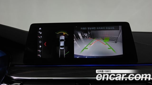 BMW 5-Series 2019 — photo 21