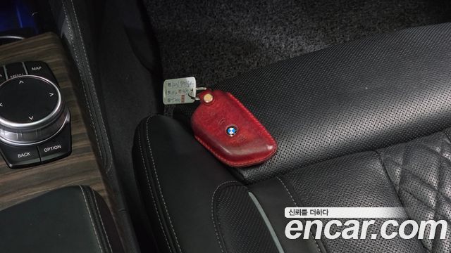 BMW 5-Series 2019 — photo 22