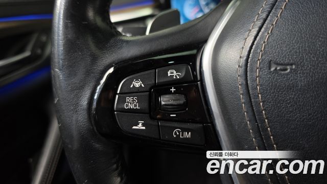BMW 5-Series 2019 — photo 23