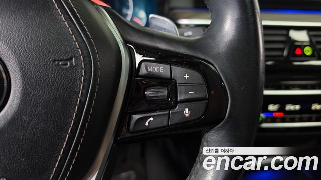 BMW 5-Series 2019 — photo 24