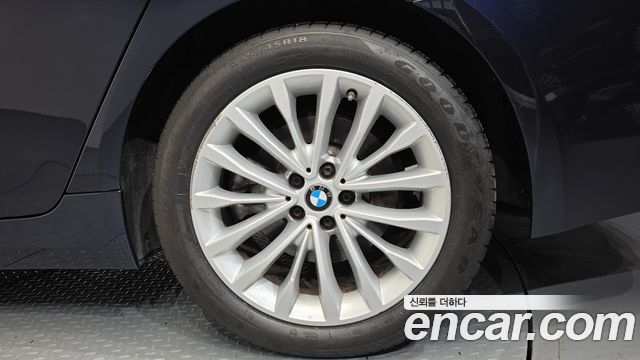 BMW 5-Series 2019 — photo 7