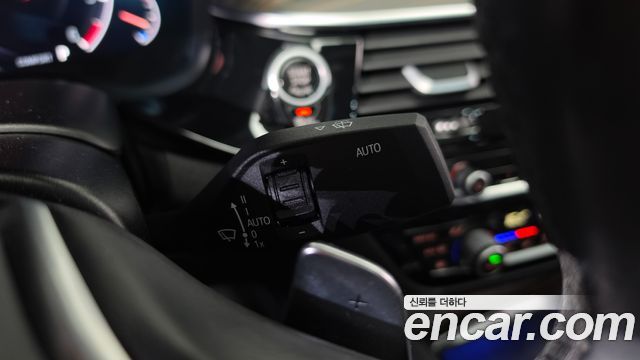 BMW 5-Series 2019 — photo 39