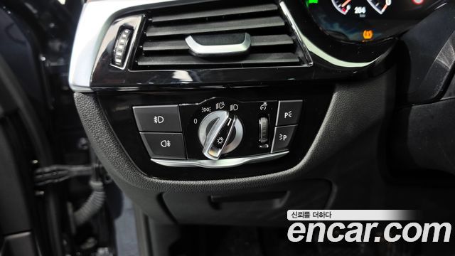 BMW 5-Series 2019 — photo 40