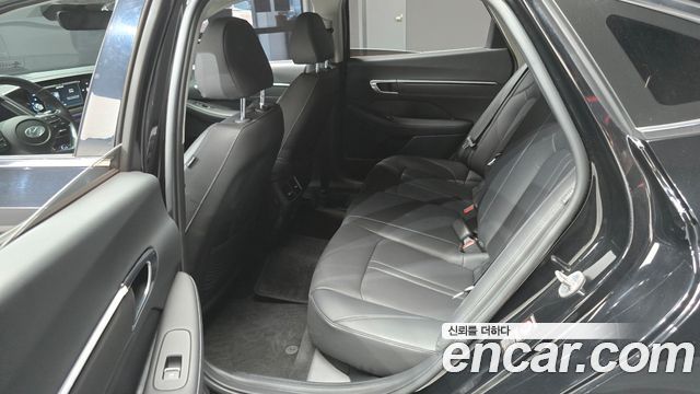 Hyundai Sonata 2022 — photo 17