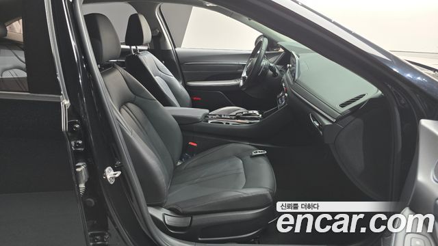 Hyundai Sonata 2022 — photo 16