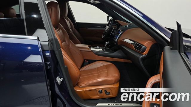 Maserati Levante 2019 — photo 11