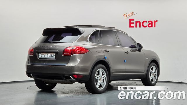 Porsche Cayenne 2013 — photo 2