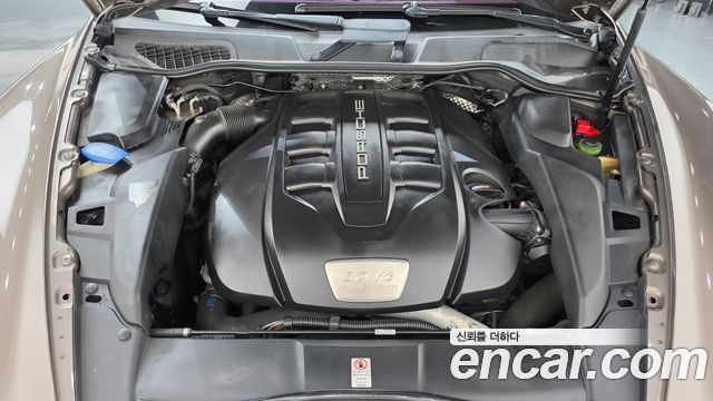 Porsche Cayenne 2013 — photo 6